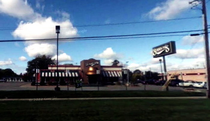 Bennigans - Madison Heights - 32787 Stephenson Hwy (newer photo)